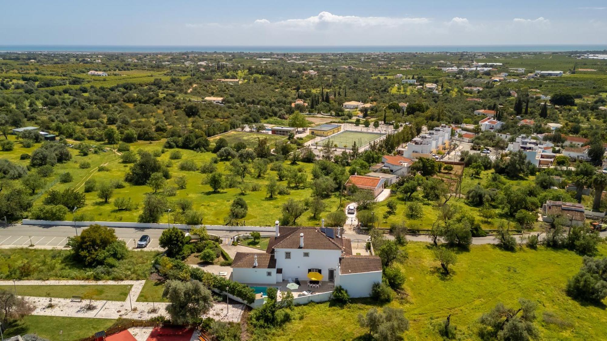 Sunny & Calm 4 Bdr House W/ Pool By Lovelystay Santo Estevao  Exterior foto