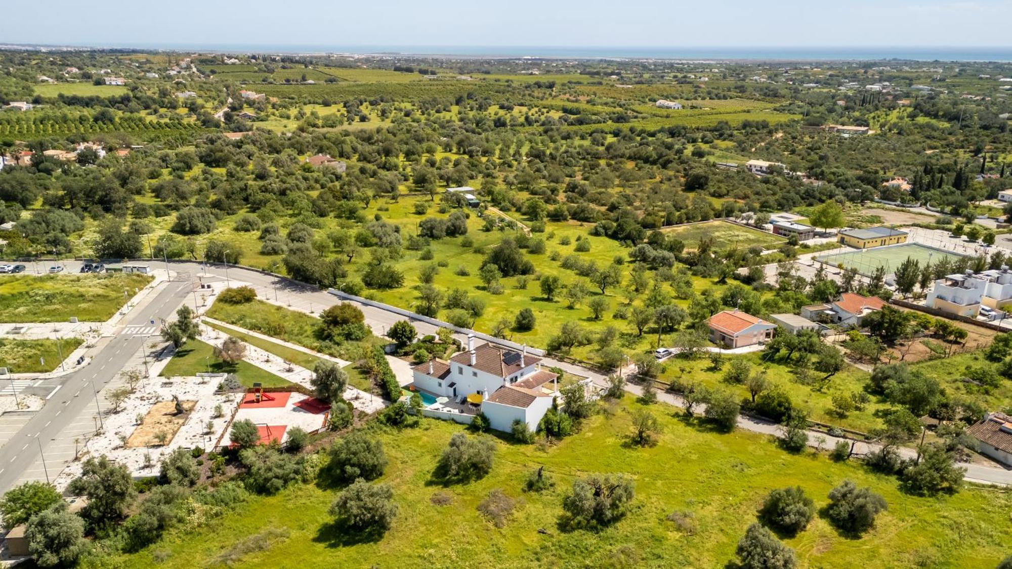 Sunny & Calm 4 Bdr House W/ Pool By Lovelystay Santo Estevao  Exterior foto